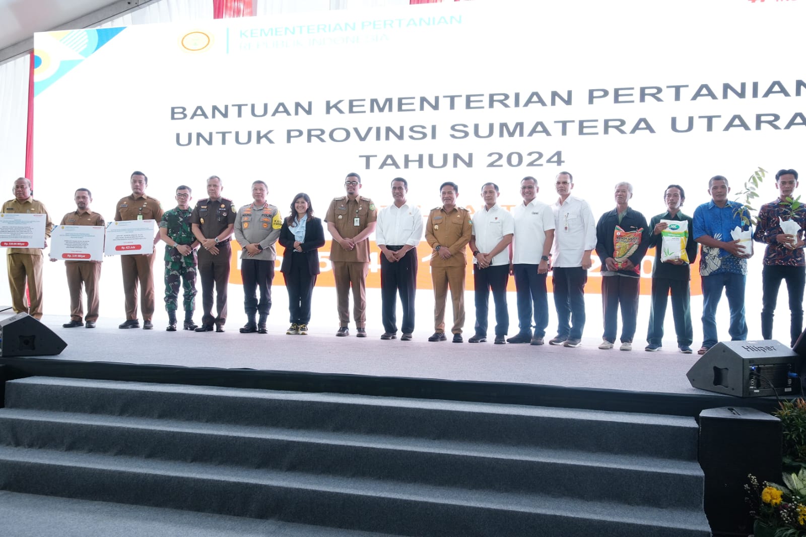 wali-kota-medan-apresiasi-penyerahan-bantuan-dari-mentan-kepada-kelompok-tani