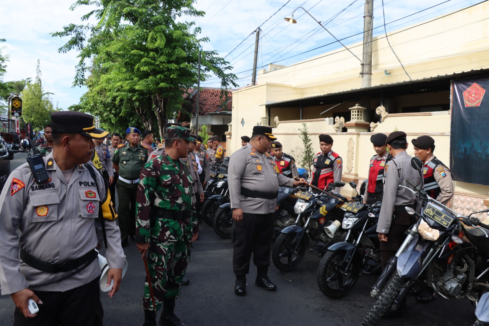 apel-gelar-pasukan-patroli-skala-besartni-polri,-inilah-beberapa-penekanan-kapolres-pamekasan