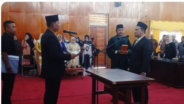 suwandi-saputra-resmi-paw-sebagai-anggota-dprd-kota-padangsidimpuan