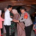 kapolda-sumut-sambut-kedatangan-presiden-ri-joko-widododi-bandara-kualanamu