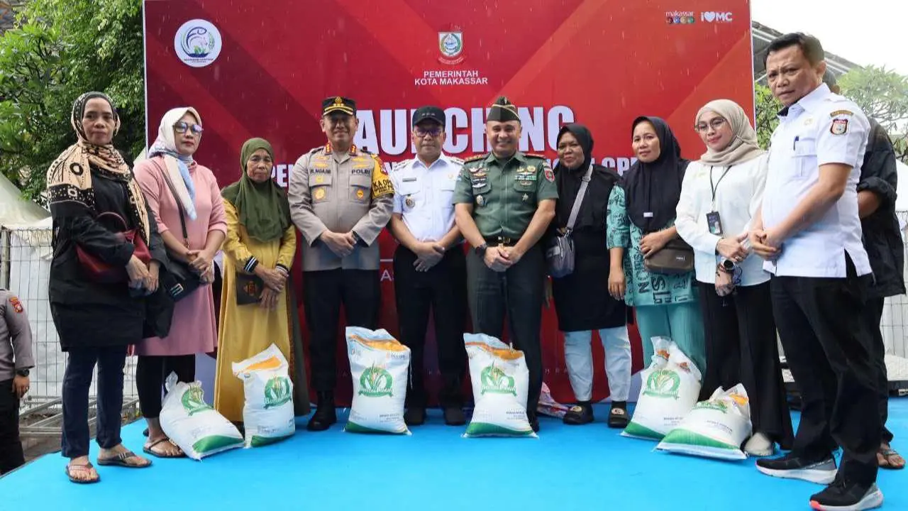 danny-pomanto-lepas-pendistribusian-40-ton-bantuan-pangan-beras-pemerintah-di-makassar