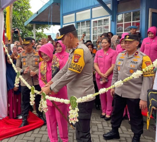 polda-kalsel-bersama-polresta-banjarmasin-gelar-kegiatan-baksos-dan-pameran-umkm 