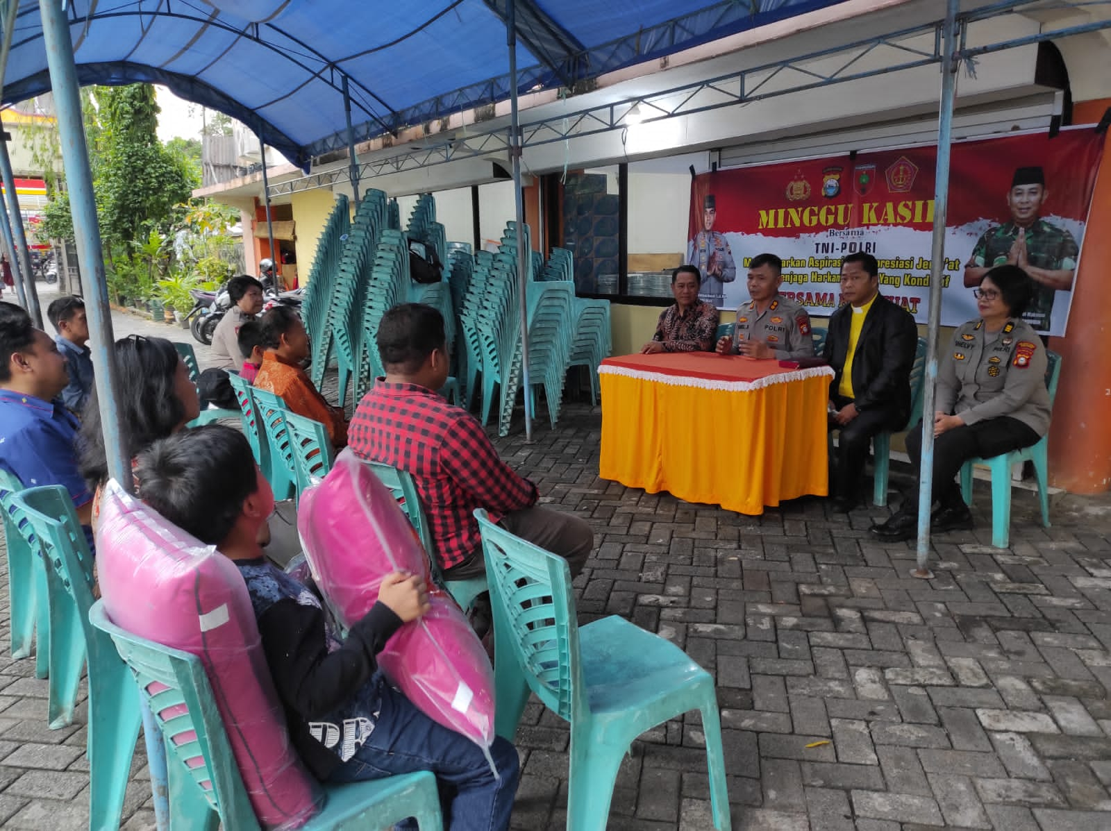 polda-sulsel-gelar-minggu-kasih-tampung-aspirasi-jemaat-kompleks-nti-makassar