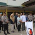 kapolres-langkat-hadiri-keberangkatan-logistik-pemilu-2024-kpu-kabupaten-langkat-ke-ppk