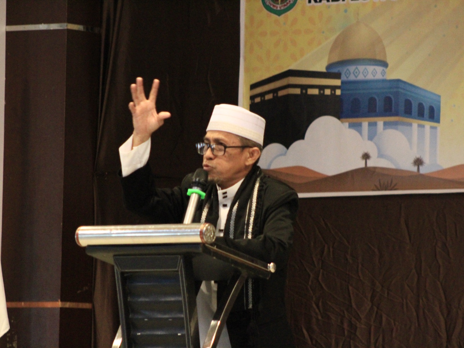 ustaz-bachtiar-nawir:-jangan-sombong-karena-jabatan