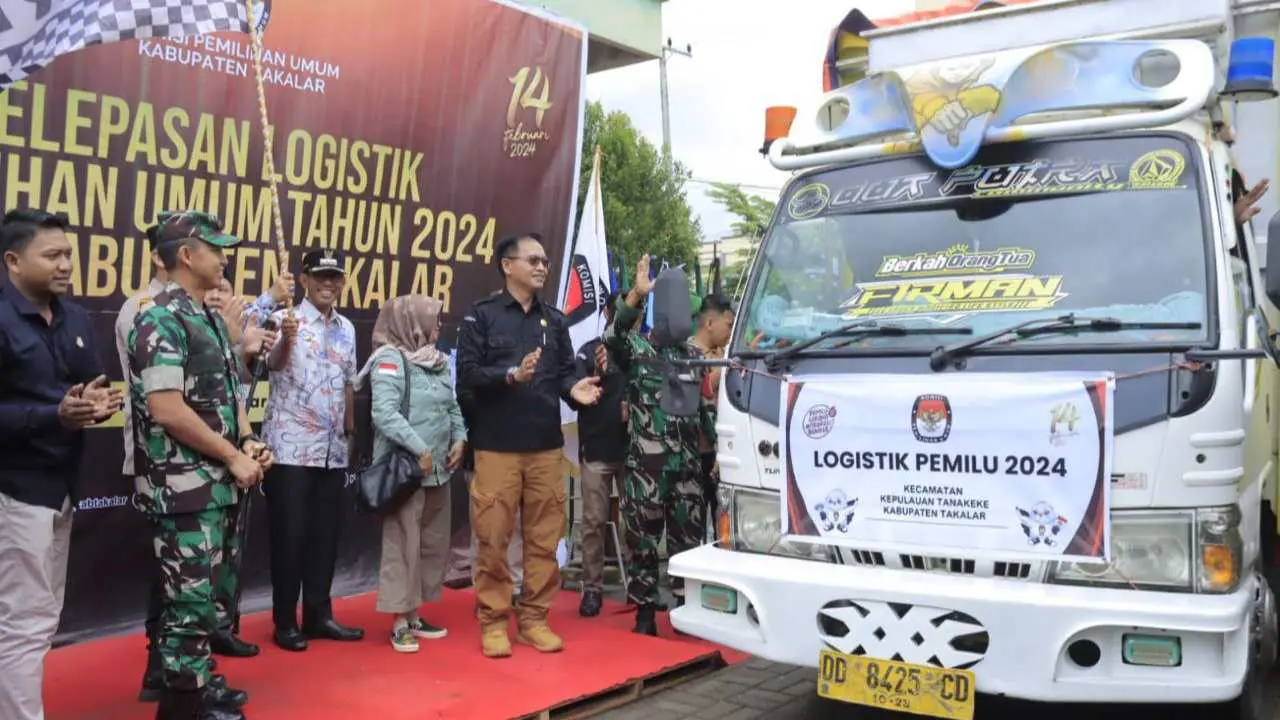 pj-bupati-takalar-lepas-logistik-pemilu-tahun-2024