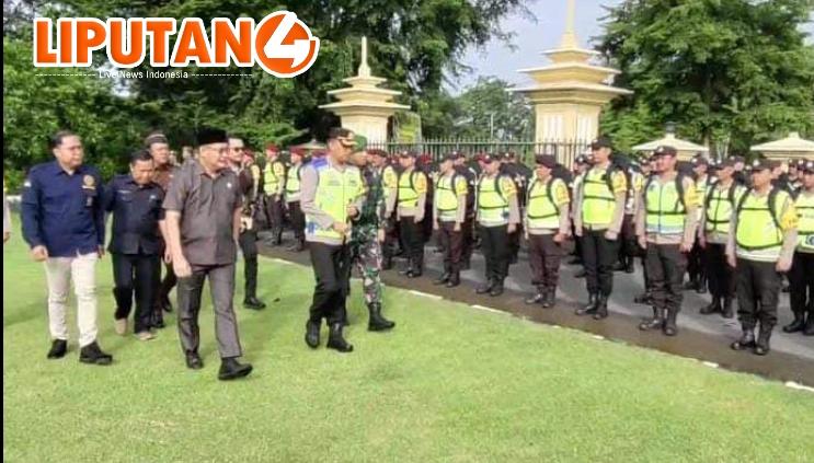 hadiri-gelar-apel-pergeseran-pasukan-pengamanan-tps-pemilu-serentak-2024,-ketua-dprd-oku-:-profesionalisme-petugas-berperan-penting-terciptanya-pemilu-yang-aman-dan-damai