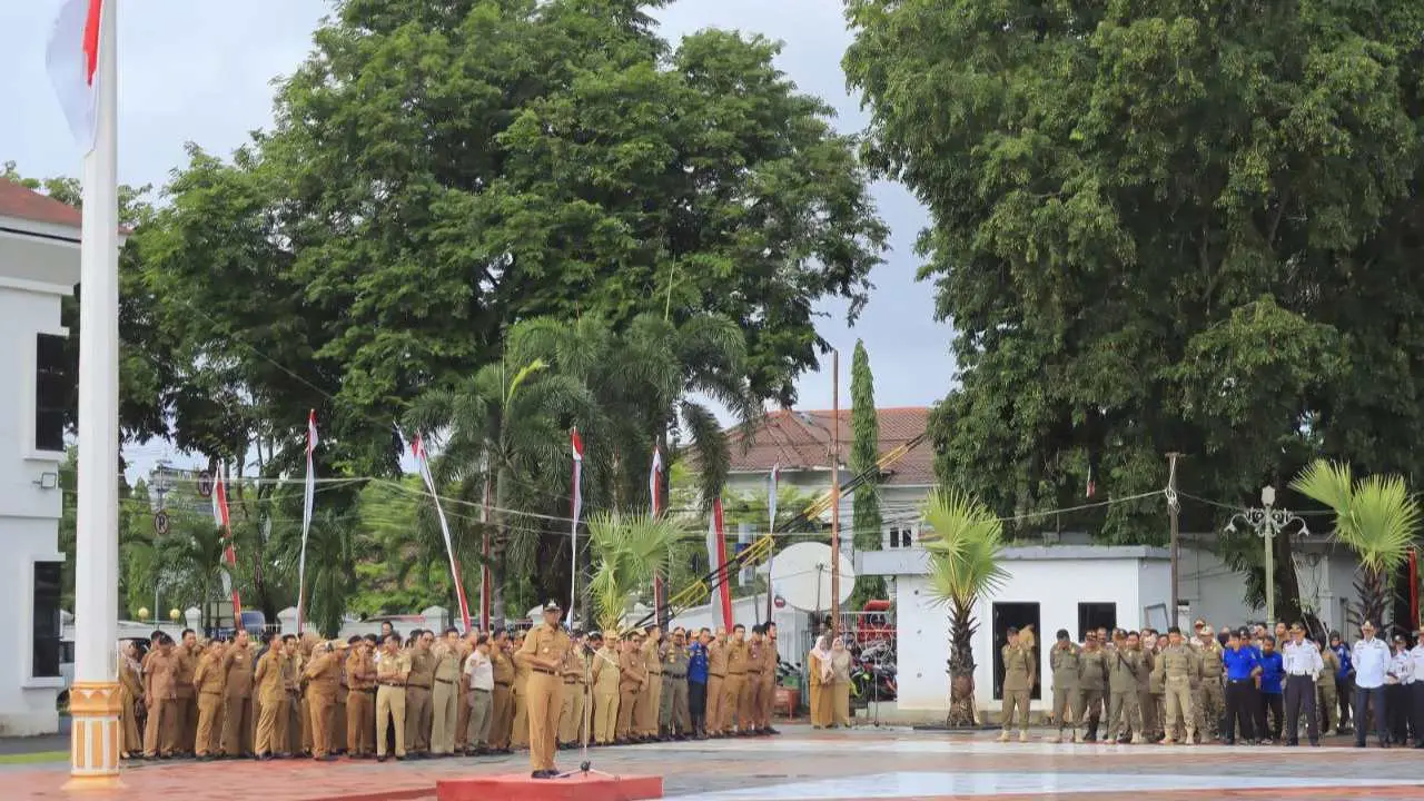 pimpin-apel-gabungan-seluruh-opd,-pj-bupati-takalar-minta-asn-tingkatkan-kinerja,-sukseskan-pemilu-2024