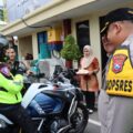 kunjungi-polres-pamekasan,-kapolda-jatim-patroli-jalur-pantura-jelang-pilpres-2024