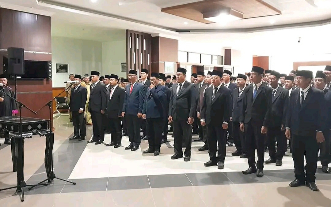 hmjuaini-taofik-lantik-90-pjs-kades-se-lombok-timur-ntb-berikut-daftarnya.