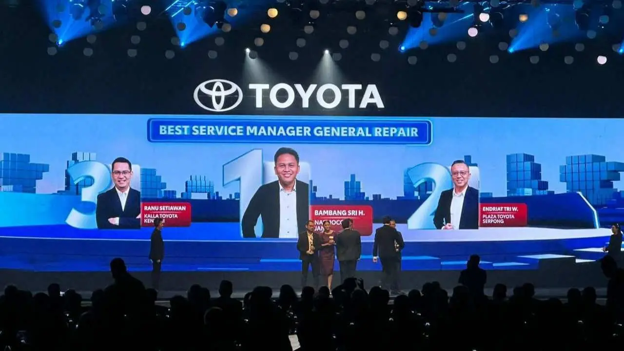 ranu-setiawan-dari-kalla-toyota-raih-top-3-best-national-service-manager-general-repair-di-toyota-dealer-convention-2024