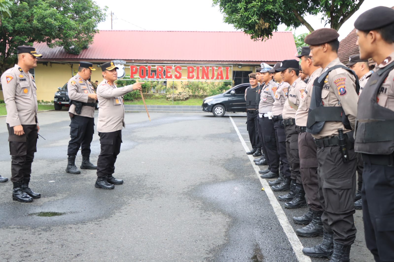 wujudkan-kamtibmas-kondusif,-kapolres-binjai-akbp-rio-alexander-panelewen-sik,-berikan-arahan-kepada-tim-personel