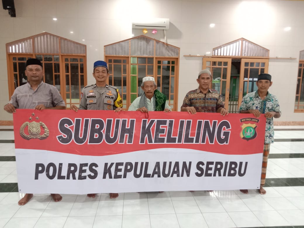 bhabinkamtibmas-pulau-panggang-sambangi-masjid-annimah-dalam-giat-cooling-system-subuh-keliling