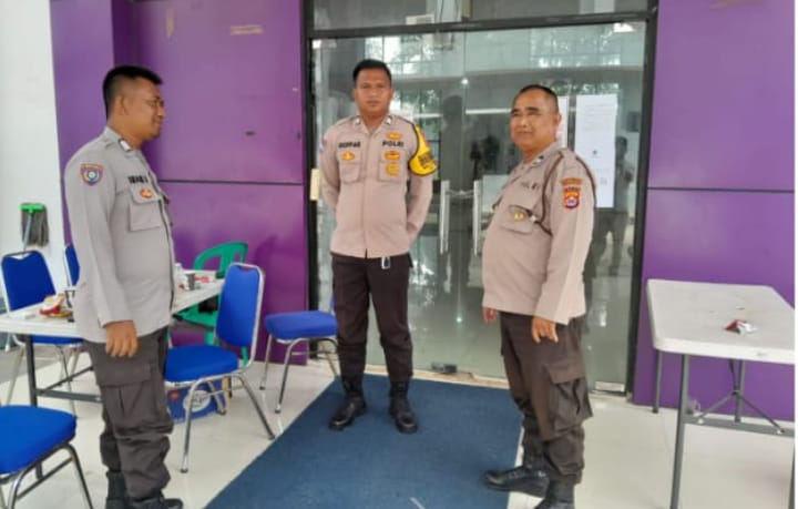 polsek-panongan-laksanakan-pengamanan-kotak-suara-dan-logistik-di-kantor-ppk-kecamatan-panongan