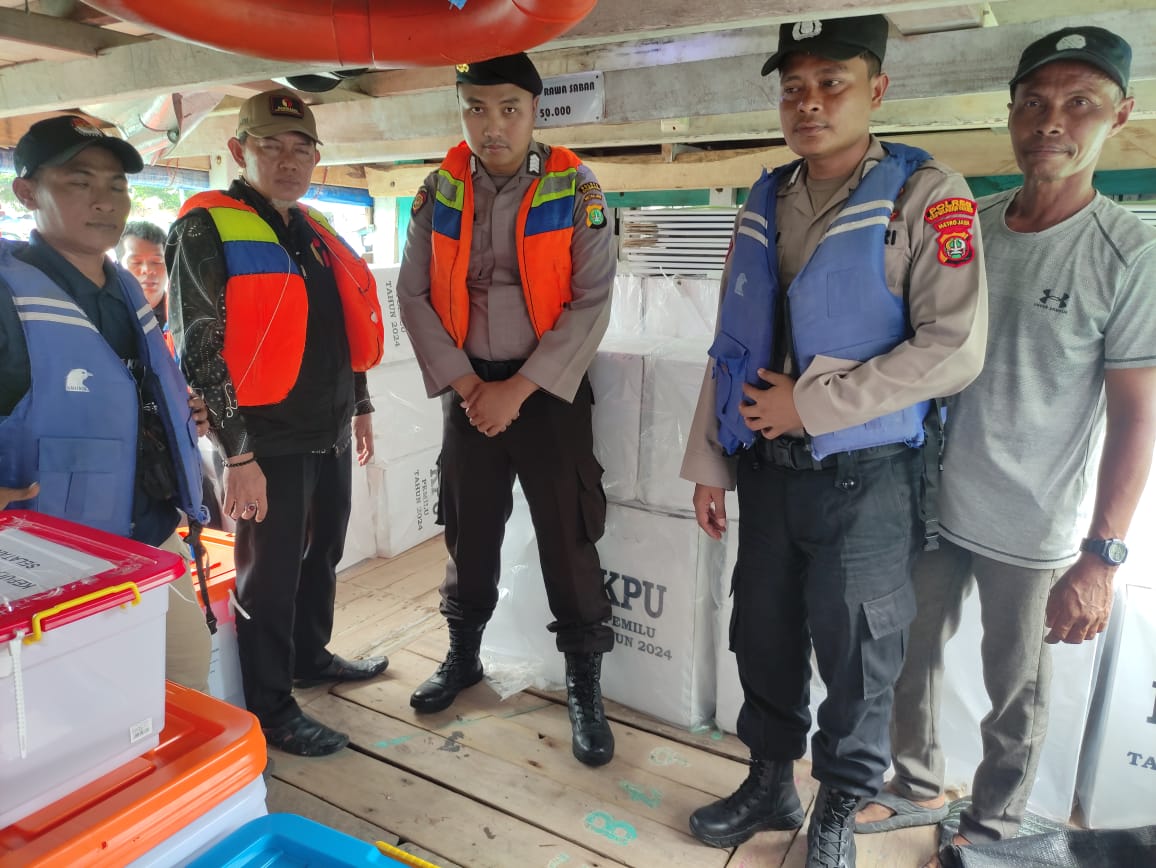 polres-kepulauan-seribu-amankan-pengiriman-logistik-pemilu-2024-dari-pulau-tidung-menuju-pulau-pramuka