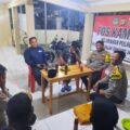 polsek-kepulauan-seribu-selatan-gelar-poskamling-pasca-pemilu-2024-untuk-mencegah-penyebaran-informasi-hoax