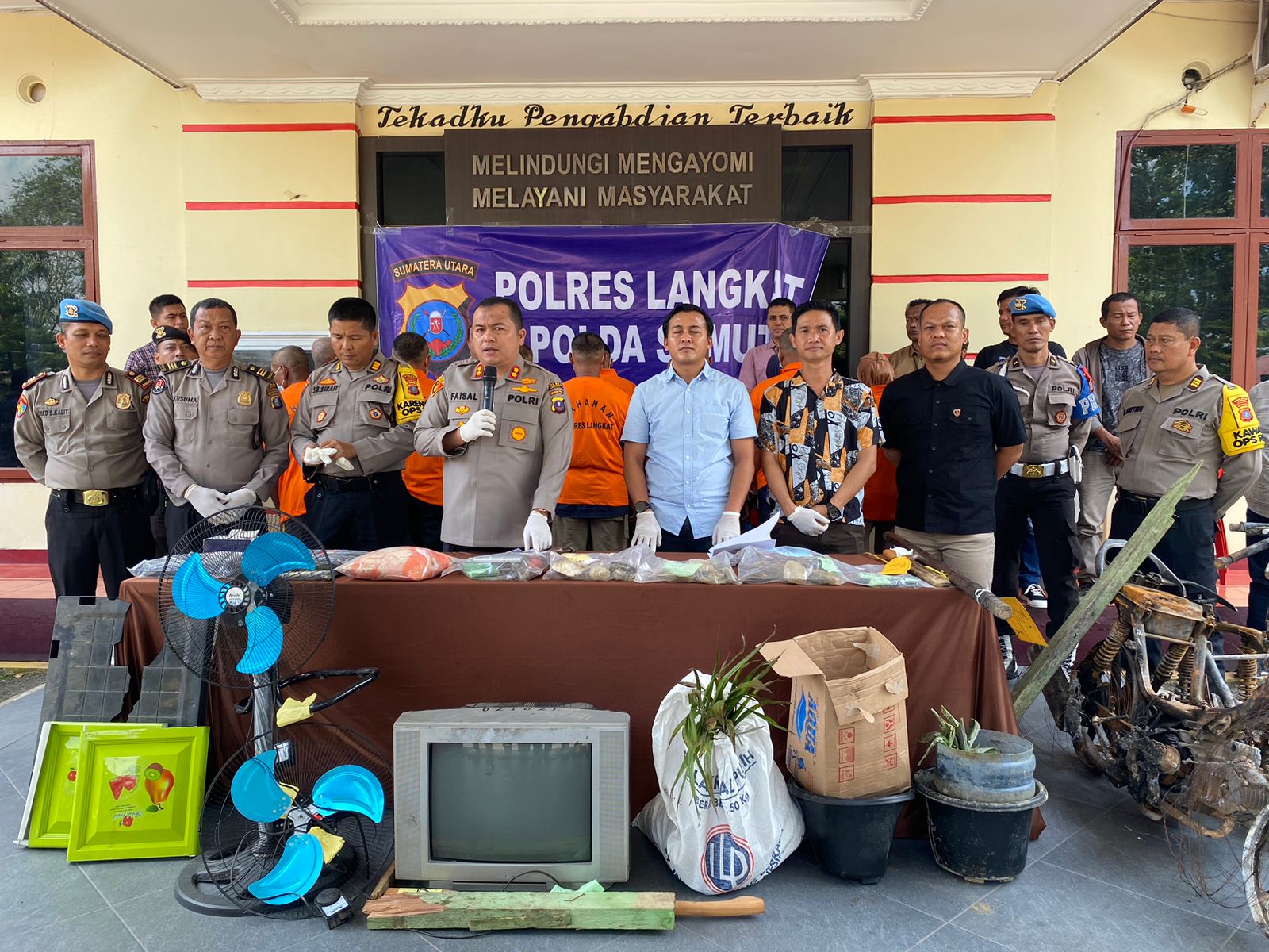 polres-langkat-release,-kasus-tindak-pidana-secara-bersama-sama-melakukan-kekerasan-terhadap-orang-atau-barang