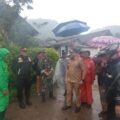 Wakil Bupati Bandung Kunjungi Korban Bencana Angin Puting Beliung Di Desa Tarumajaya