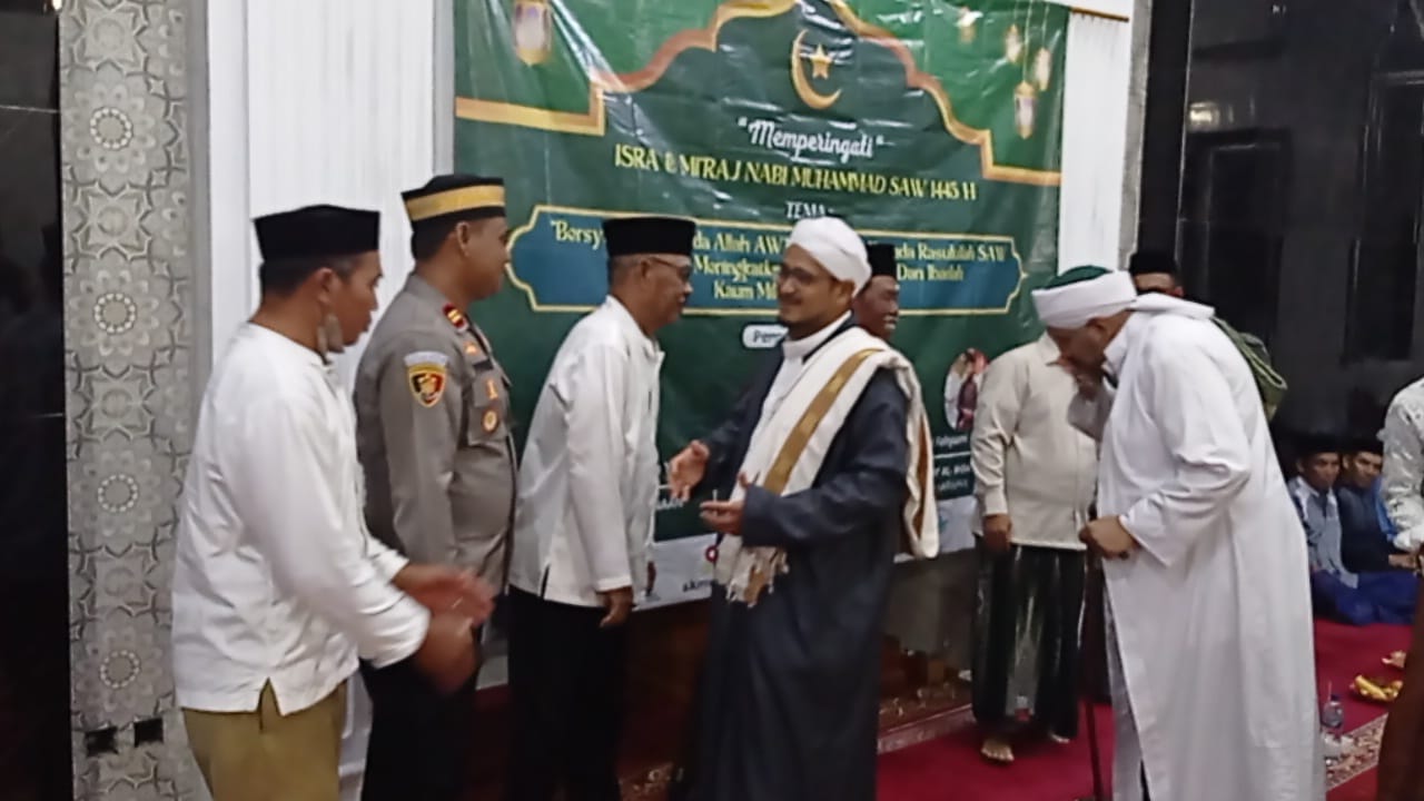 kapolsek-kepulauan-seribu-utara-ikuti-kegiatan-isra-mi’raj-nabi-di-masjid-jami-al-hidayah-pulau-harapan