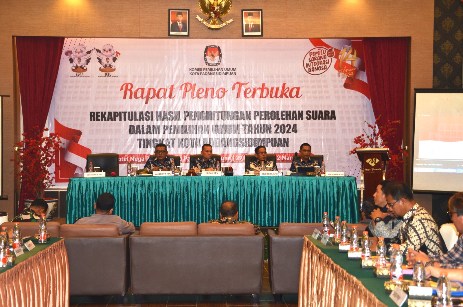 kpu-kota-padangsidimpuan-menggelar-rapat-pleno-terbuka-di-aula-hotel-mega-permata