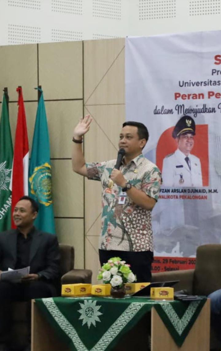 wali-kota-aaf-jadi-narasumber-seminar-nasional-program-studi-pendidikan-jasmani-di-umpp