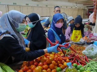 DKP Makassar Lakukan Pengujian Keamanan Pangan di Pasar Sentral & Mall