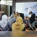 wujudkan-makassar-kota-inklusi-&-ramah-disabilitas,-disnaker-gelar-pelatihan-bahasa-isyarat