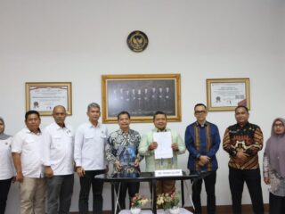 Bupati Tapsel Sampaikan LKPD TA 2023 ke BPK RI