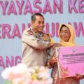 hut-ke-44-tahun-2024,-ykb-sulsel-gelar-bedah-rumah-dan-sumur-bor,-kapolda-sulsel-juga-hadir-dan-sapa-masyarakat