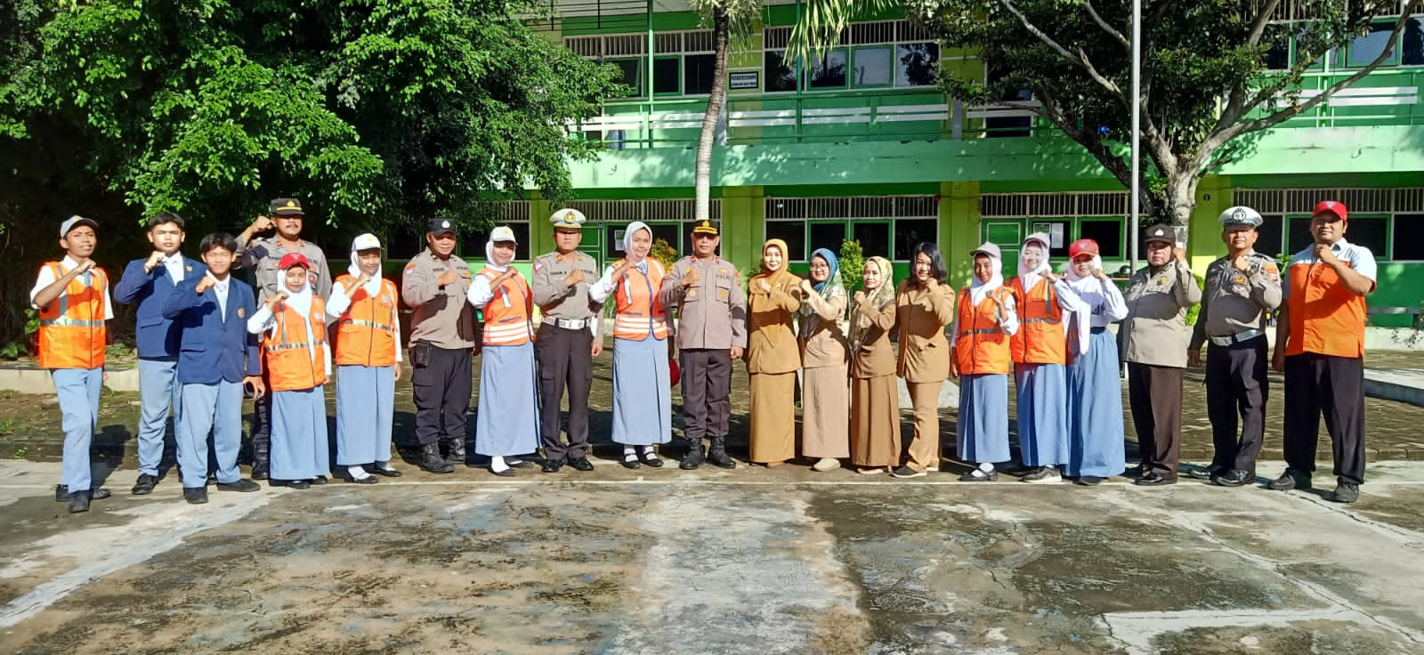 cegah-bullying-personel-polres-kediri-kota-blusukan-ke-sekolah