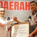 kasatpol-pp-makassar-ikhsan-raih-penghargaan-terbaik-1-capaian-spm-trantibumlinmas-provinsi-sulsel