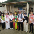 Foto : Kadisdik Kab. Bekasi Bersama Pengajar dan Siswa-siswi dalam Kegiatan FLS2N