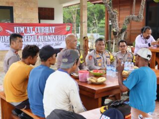 Kapolres Kepulauan Seribu Gelar Kegiatan Jumat Curhat di Pulau Untung Jawa untuk Cipta Kondisi Pilkada 2024