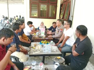 Piramida Ala Kapolsek Pamekasan, Ngopi Bareng Bersama Media TV di Pamekasan