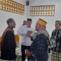 Ir H . Muh Said melakukan silaturahmi degan jamaah Mesjid Nurul Sabil Rufey