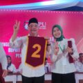 Salam 2 Jari Jadi Simbol Pasangan Bursah Widia