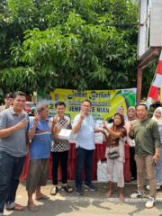 Jumat Berkah: Tim Milenial Muda Bursah-Widia Berbagi 500 Paket Makanan Gratis