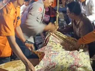 Kompak, Wujud Sinergitas Polres Pamekasan, Sat Brimob, BPBD dan Masyarakat, Jenazah Di Dalam Sumur Dengan Mudah Dapat Dievakuasi