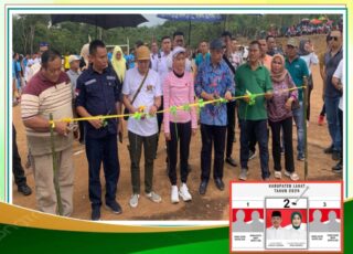 Resmikan Lapangan Sepak Bola BZ-WIN di Gumay Talang