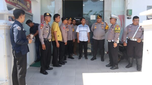 Pastikan Keamanan Pilkada Serentak 2024, Kapolres Pamekasan Didamping PJU, Kontrol Kantor KPU, Bawaslu dan Gudang Logistik