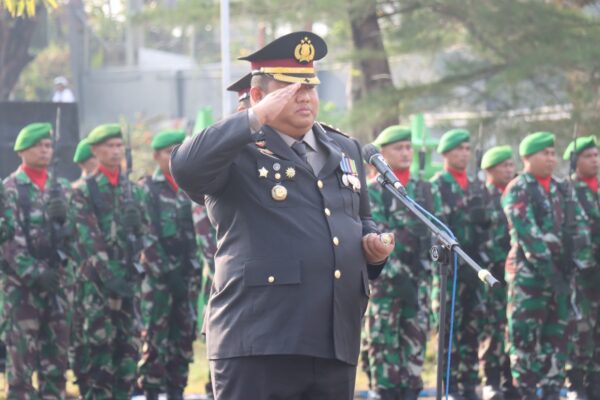 Peringati Hari Pahlawan Nasional, Kapolres Pamekasan Pimpin Giat Upacara Ziarah TMP