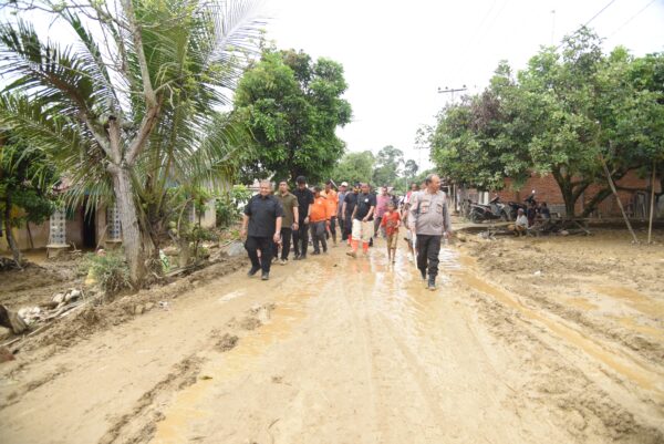 Langkah Cepat Bupati Tapsel, Jalan Lintas Yang Terdampak Banjir Dapat Di Akses Kembali