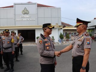 Wakapolres Pamekasan Pimpin giat Upacara Kenaikan Pangkat Pengabdian Dari AKP ke Kompol