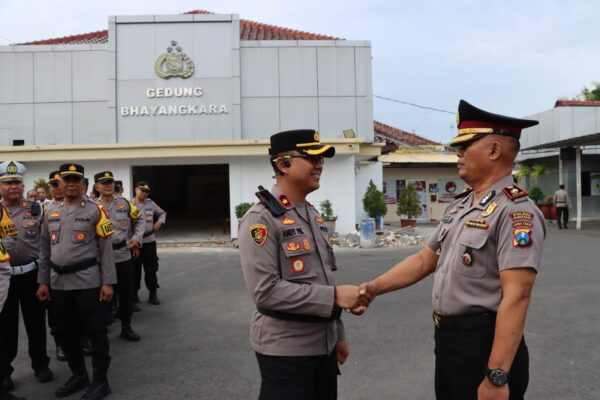 Wakapolres Pamekasan Pimpin giat Upacara Kenaikan Pangkat Pengabdian Dari AKP ke Kompol