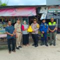 Kapolres Kepulauan Seribu Salurkan Bantuan Sembako untuk Warga Pulau Pari Terdampak Banjir Rob