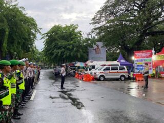 Pastikan Malam Natal Kondusif, Kapolres Pamekasan Pimpin Langsung Apel Gabungan Kesiapan Pengamanan