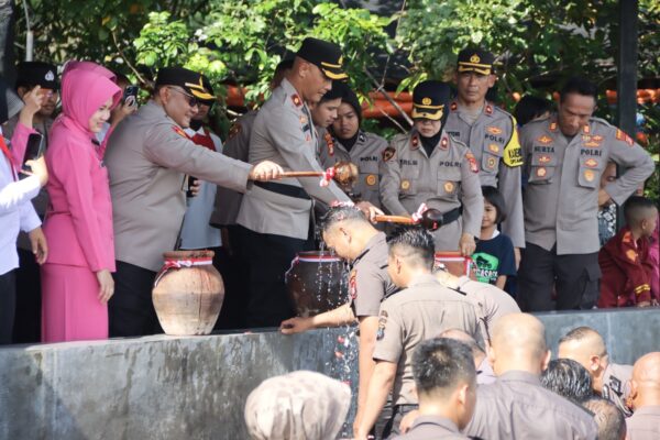 Polres Kepulauan Seribu Gelar Upacara Kenaikan Pangkat, 47 Anggota Resmi Naik Pangkat