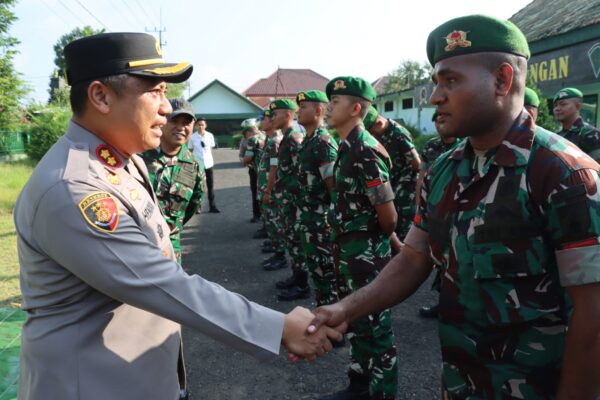 Wujud Sinergitas, Suasana Akrab Terlihat Saat Kapolres Pamekasan Silaturrahmi Ke Kompi 516/CY Pamekasan