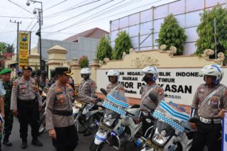 Wakapolres Pamekasan Pimpin Apel Gelar Pasukan Ops Keselamatan Semeru 2025, Tertib Berlalu Lintas Guna Terwujudnya Asta Cita