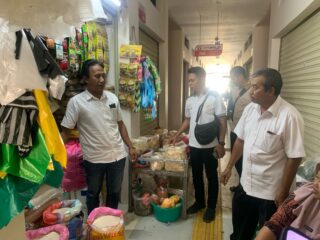 Pastikan Tidak Ada Panic Buying terhadap Sembako, Polres Pamekasan Dan Tim Monitoring Stok dan Harga  Bapokting.